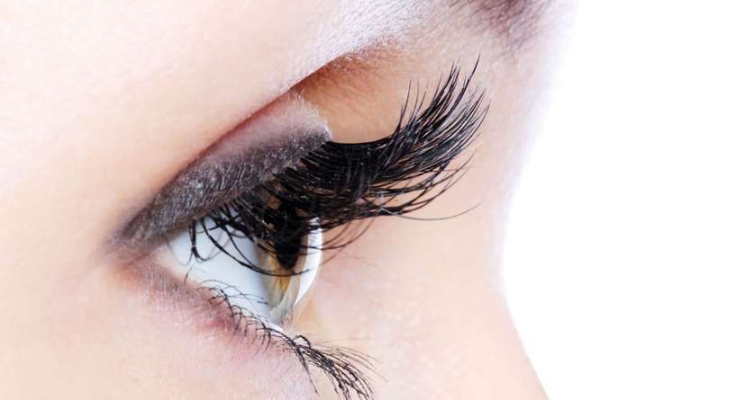 خلطات طبيعية للحصول على رموش كثيفة