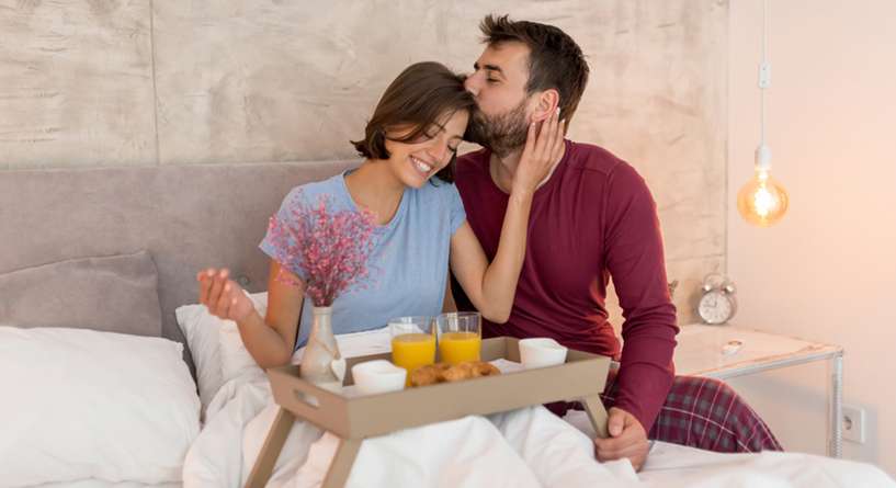 10 عبارات حب وتقدير للزوجة 