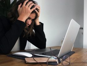 ما اسباب انتفاخ البطن وما الذي يجب تجنبه