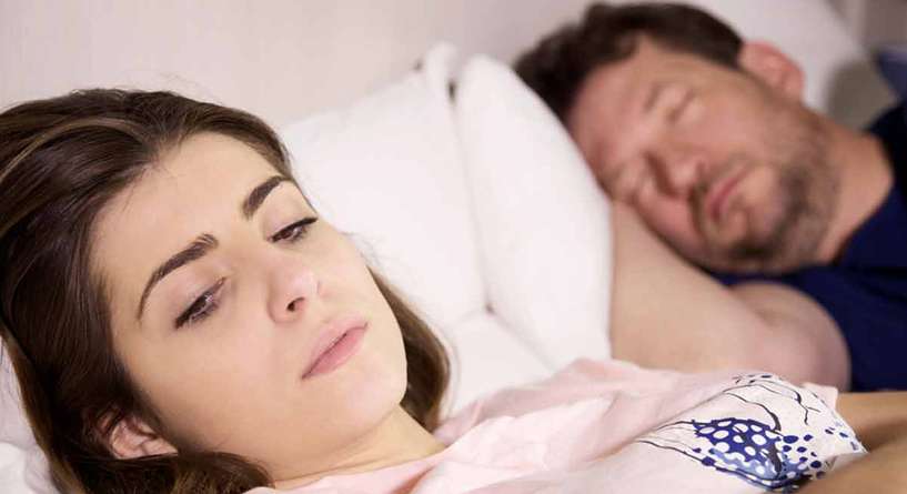 علامات تدل على ابتعاد الزوج