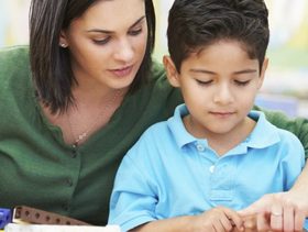 حيل لتسهيل تدريس الطفل الرياضيات على الأم