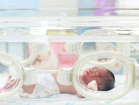 هل يعيش الجنين في الشهر السابع