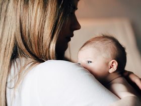 طريقة تكريع الرضيع