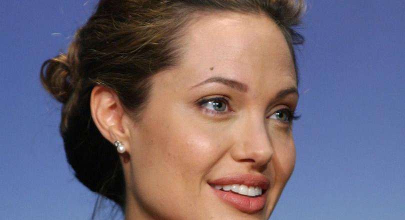 أنجلينا جولي تقوم بعملية إسئصال المبيض