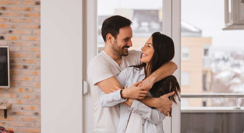 3 صفات يعشقها الرجل في زوجته وتجعله متمسكا بها