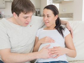 هل يتحرك الجنين في الشهر الرابع كل يوم