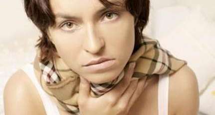 إستعيدي صوتكِ المبحوح مع هذه الحيل المنزليّة