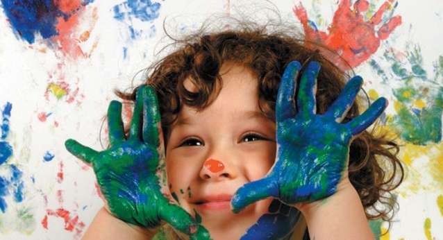 طرق تعليم الاطفال الالوان