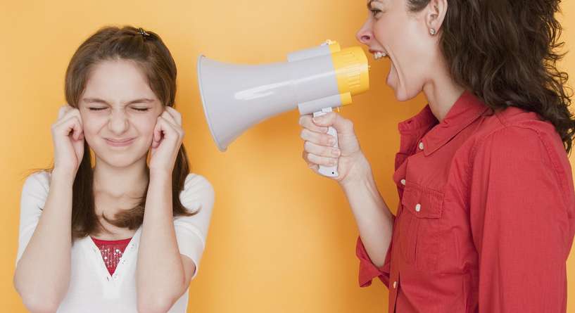 تصرفات تؤثر سلباً في حياة الأطفال ومستقبلهم