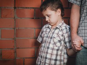 عوامل تسبب قلة الثقة بالنفس لدى الاطفال