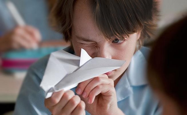 لعبة الطائرات الورقية