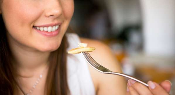 الغذاء الصحي يحارب مشاكل الأسنان