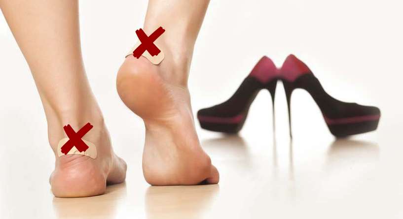 حيلة بسيطة لتجنب التقرحات في الكاحل الناجمة عن الأحذية الجديدة