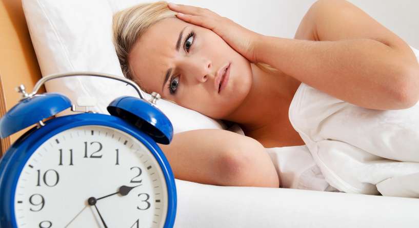 4 حيل غريبة تساعدكِ على النوم بسرعة!