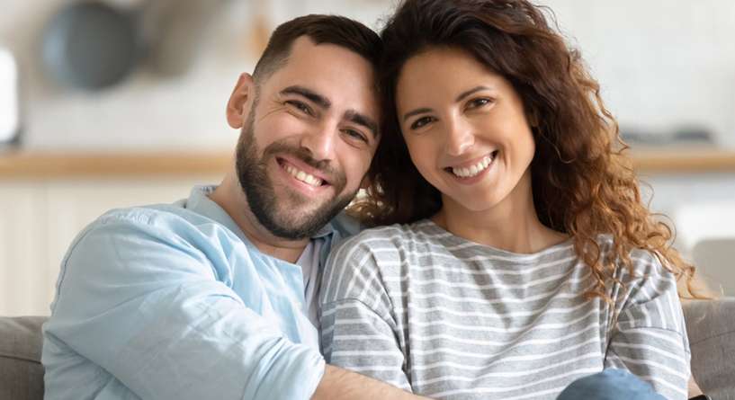 الحقيقة العلمية خلف اختيار الرجل الزوجة التي تشبه والدته