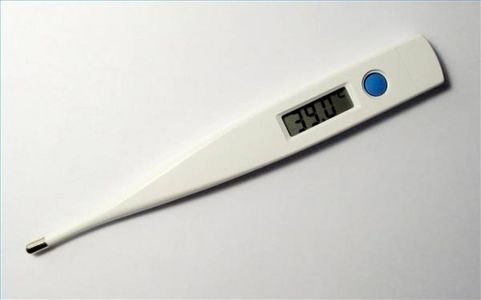 إرتفعت حرارته! كيف تتصرفين؟