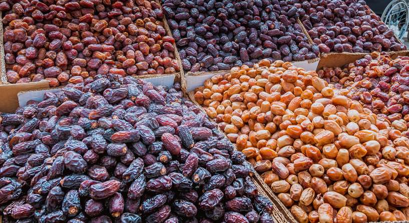 كم عدد السعرات الحرارية في التمر