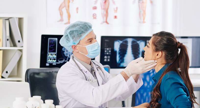 ما هي اعراض مشاكل الغدة الدرقية وكيف يمكن علاجها؟