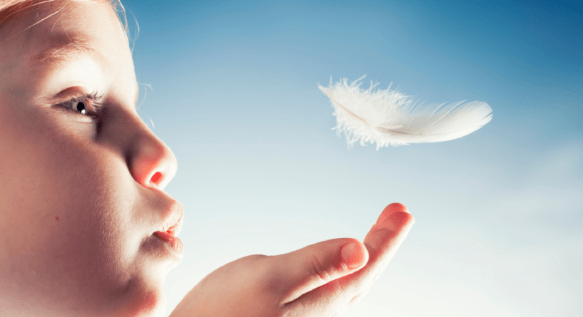 لعبة نفخ الريشة