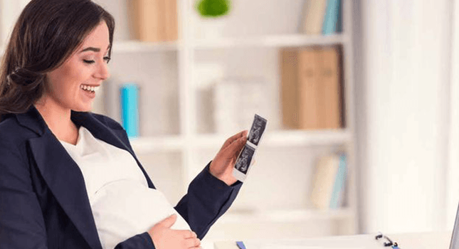 متى يبان الجنين في كيس الحمل