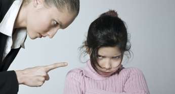 كيف تتخلصين من سلوك طفلك الفظ؟