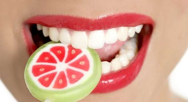 لائحة بأهم 10 أطعمة مضرة للأسنان