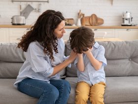 ماذا أقول لطفل يبكي؟