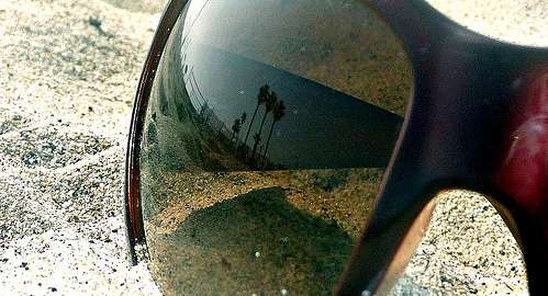 تجنبي النظر الى اشعة الشمس