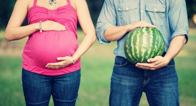 مقارنة حجم الطفل بالفواكه والخضار