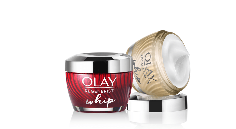 "OLAY WHIPS" الجديد: عناية فائقة بالبشرة مع تركيبة بخفة النسيم