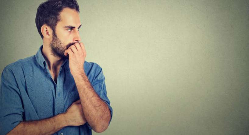 هل اصفرار السائل المنوى يؤثر على الانجاب وما اسبابه؟
