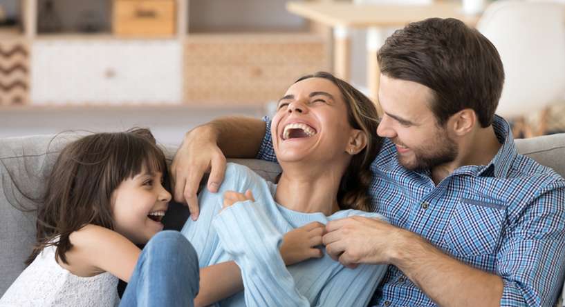 كيفية تأثر الحياة الزوجية بام الزوج