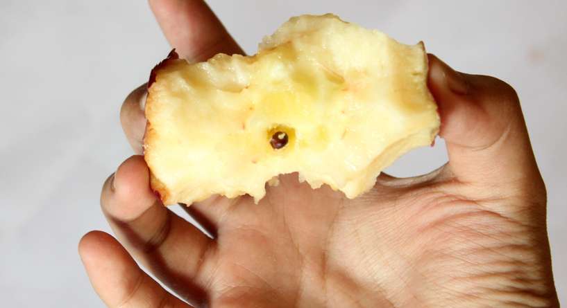 لن تصدّقي الطريقة الصحيحة لتناول هذه الأطعمة الشائعة!