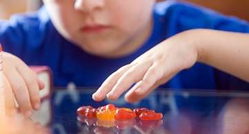 هل يمكن إعطاء المسكنات للأطفال؟