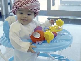 في الامارات أصغر موظف في العالم وعمره 8 أشهر
