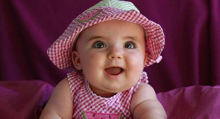 كيف تُضحكين طفلك؟