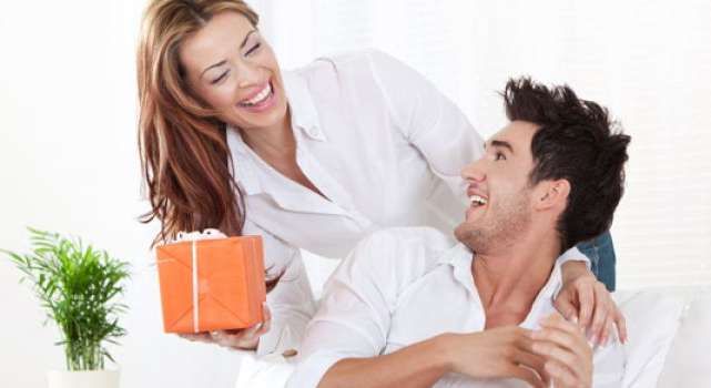 4 هدايا شائعة يكره تلقّيها كلّ رجل!
