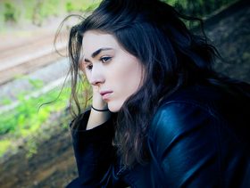 ام زوجي تكرهني كيف أتعامل معها