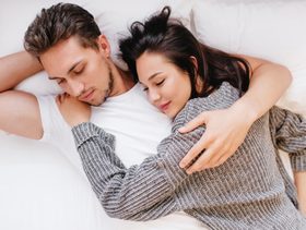 كيف تجعلين زوجك يعشقك ويعشق جسدك 