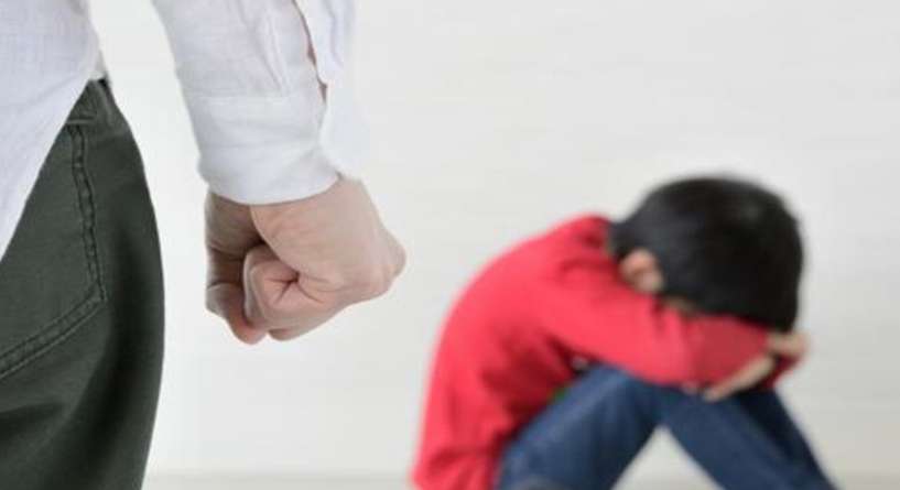 ضرب الطفل في عمر الثلاث سنوات: حذار آثاره!