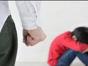 ضرب الطفل في عمر الثلاث سنوات: حذار آثاره!