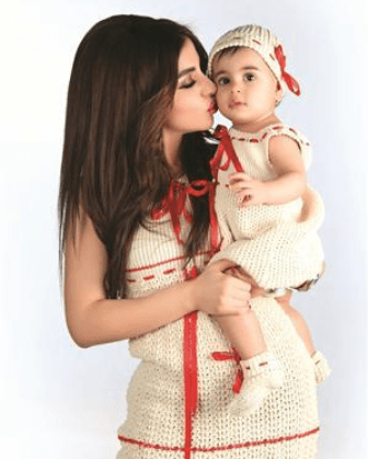 صور حليمة بولند الاولى مع ابنتها