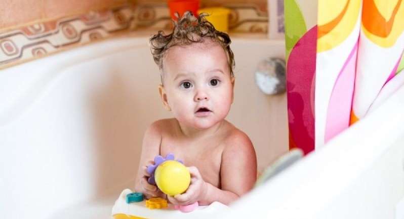 هل يحتاج الطفل للإستحمام يومياً