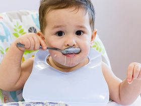 وصفات طعام تعزز مهارات الطفل الحركية بدءاً من عمر السنة