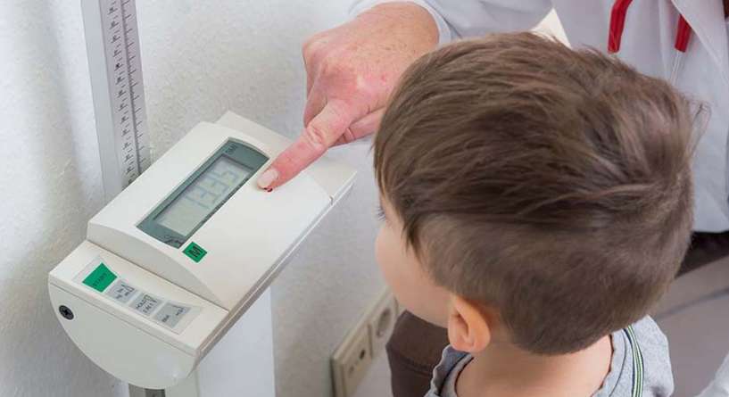 اكتشفي كم يبلغ وزن الطفل عمر ست سنوات وما العوامل المؤثرة فيه!