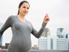 المشي في الشهر الثامن