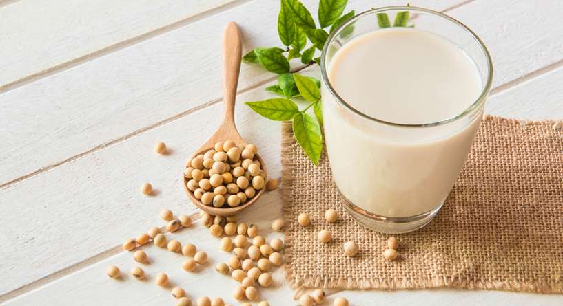 هل يستخدم حليب الصويا للطفل لعلاج الامساك والتوحد