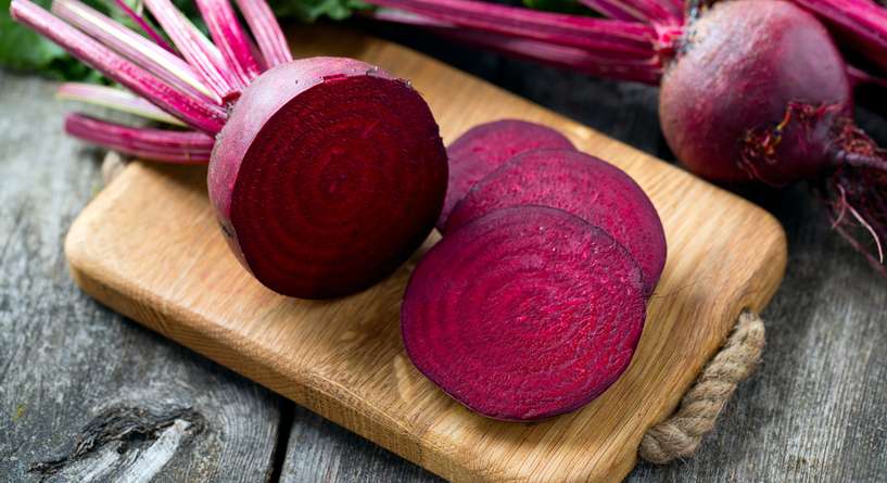 هل الشمندر يغير لون البول