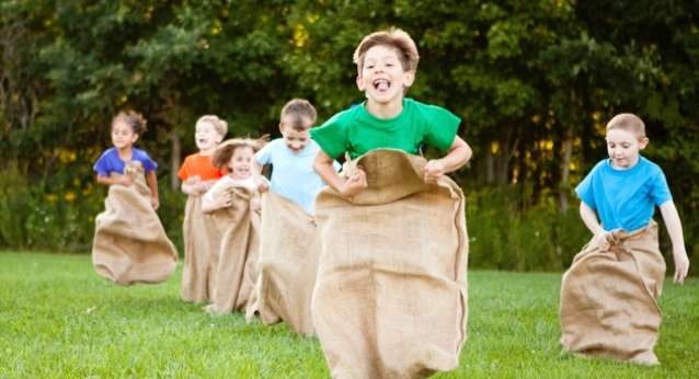 لعبة اكياس الخيش للاطفال