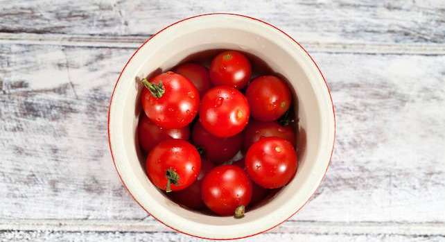 أطعمة يمكنك الإحتفاظ بها خارج الثلاجة